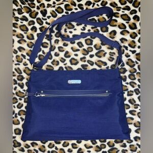 Baggallini All Around Crossbody Bag with Zippered Closure Navy Blue